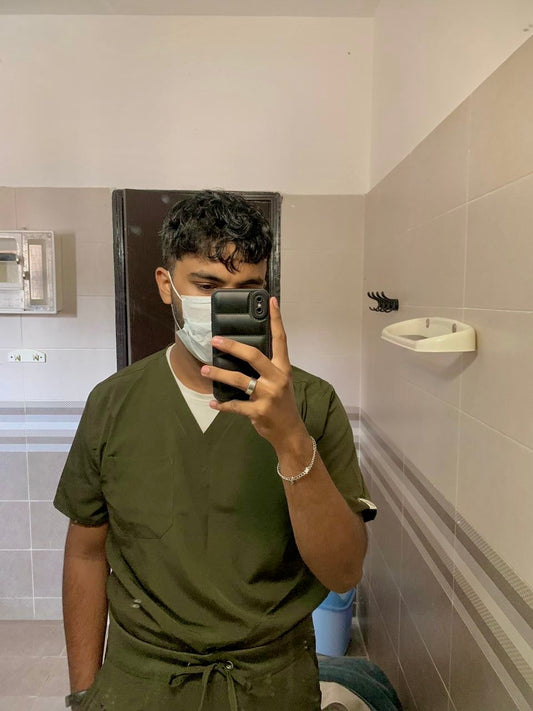     green surgical scrubs